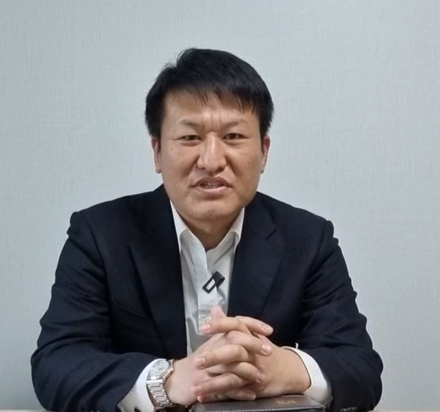 손재익 프로필4.PNG